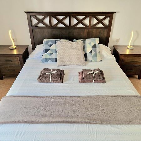 Spacious Chalet Next To The Sea - Airport Villa ซานอิซิโตร ภายนอก รูปภาพ