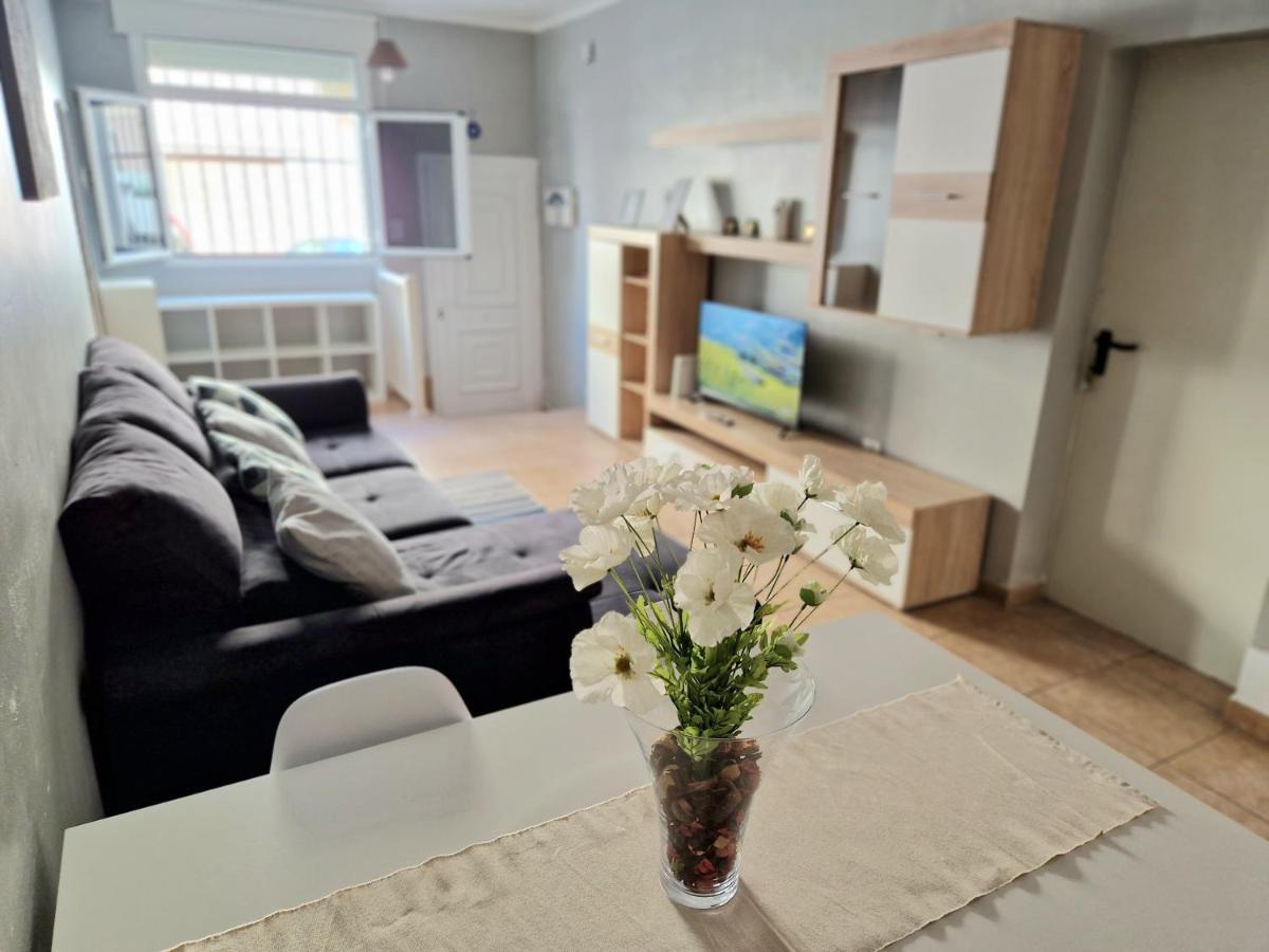 Spacious Chalet Next To The Sea - Airport Villa ซานอิซิโตร ภายนอก รูปภาพ