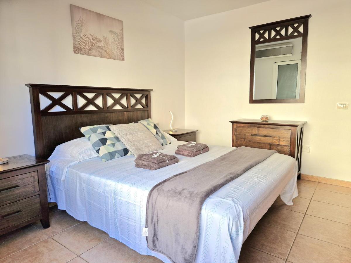 Spacious Chalet Next To The Sea - Airport Villa ซานอิซิโตร ภายนอก รูปภาพ