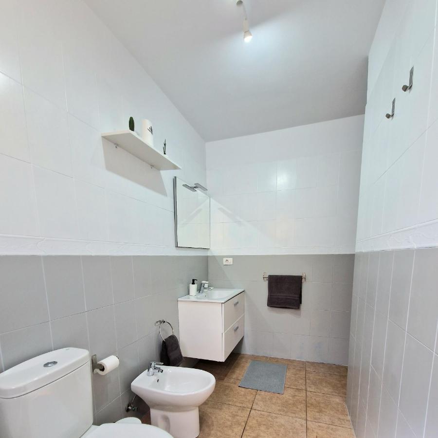 Spacious Chalet Next To The Sea - Airport Villa ซานอิซิโตร ภายนอก รูปภาพ