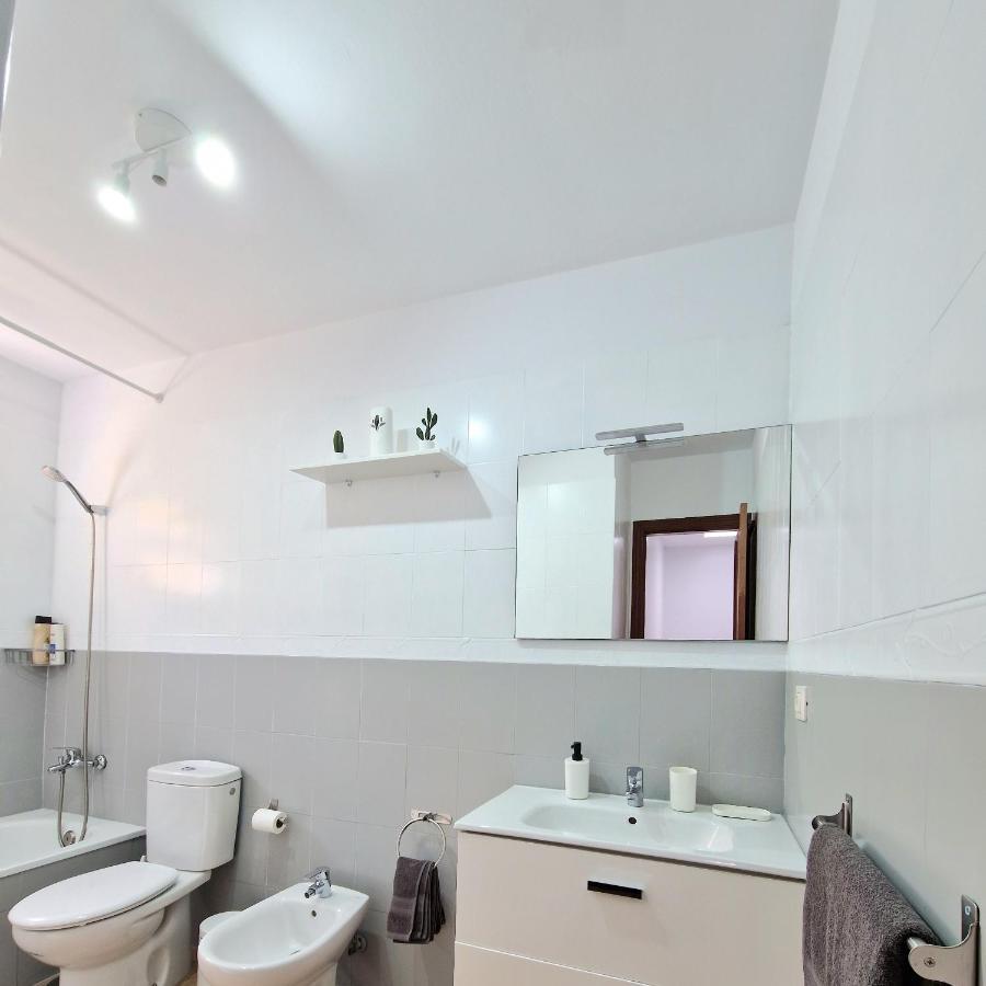 Spacious Chalet Next To The Sea - Airport Villa ซานอิซิโตร ภายนอก รูปภาพ
