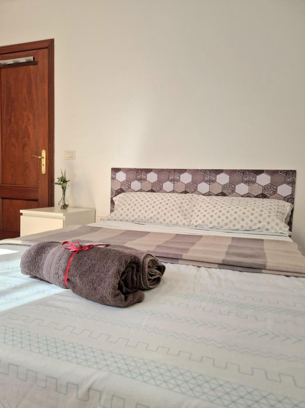 Spacious Chalet Next To The Sea - Airport Villa ซานอิซิโตร ภายนอก รูปภาพ