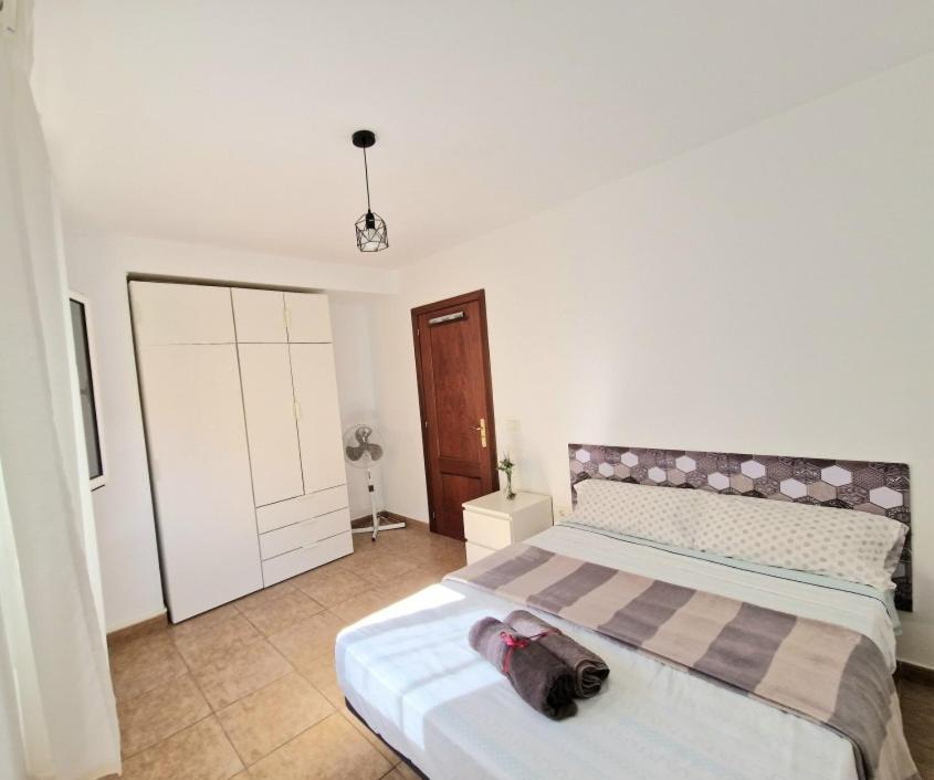 Spacious Chalet Next To The Sea - Airport Villa ซานอิซิโตร ภายนอก รูปภาพ